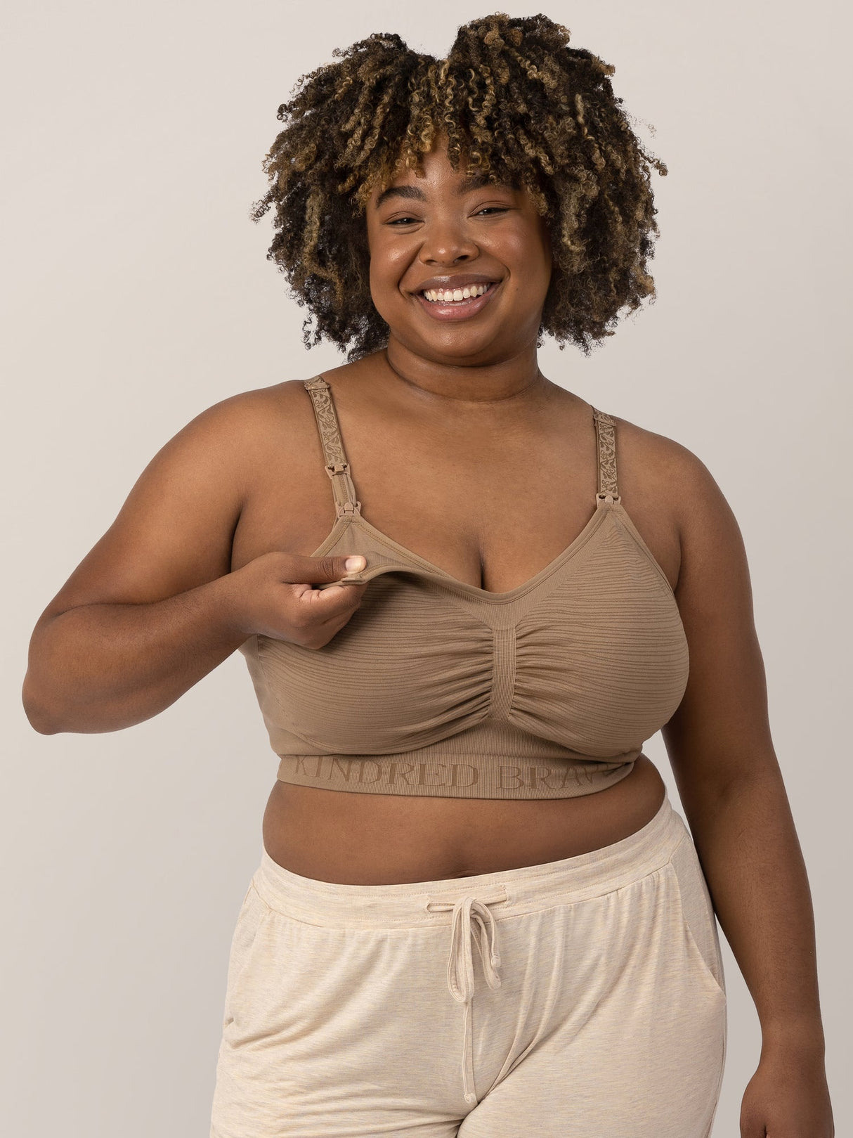 Sublime® Hands-Free Pumping & Nursing Bra | Latte - HoneyBug