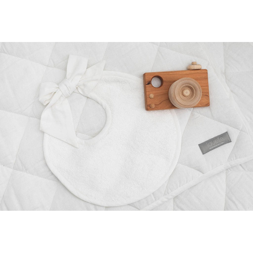 Newborn Bib | White Linen - HoneyBug