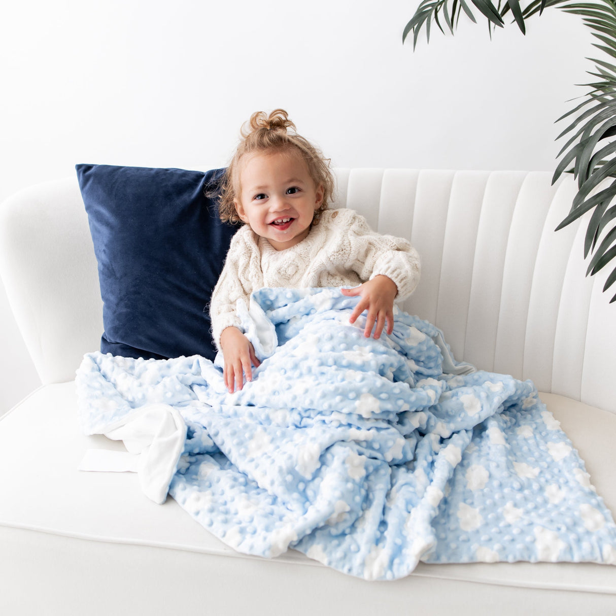 Blue Cozy Cloud Blanket - HoneyBug
