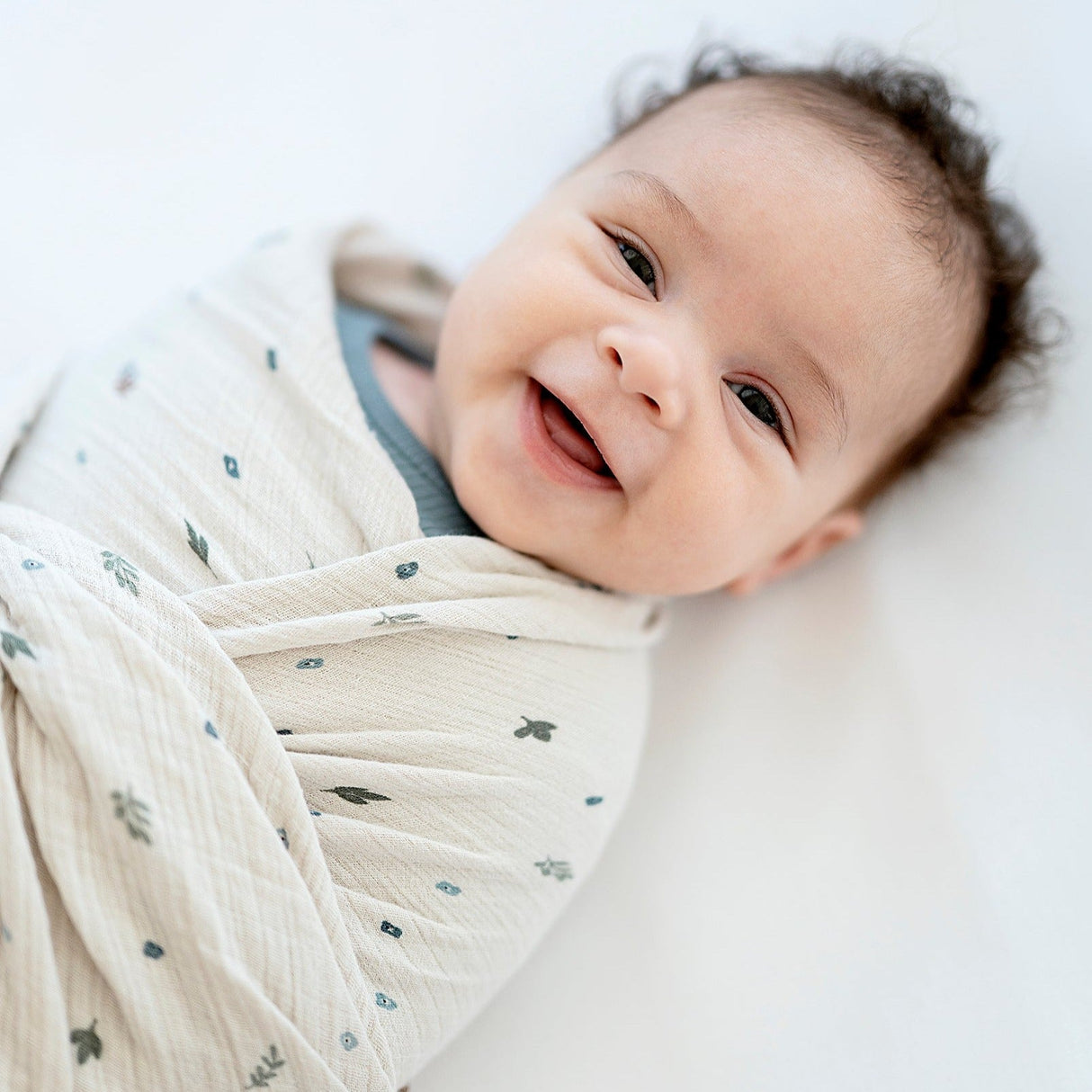 2 Pack Cotton Muslin Swaddle Blanket - Garden Flower - Blue - HoneyBug