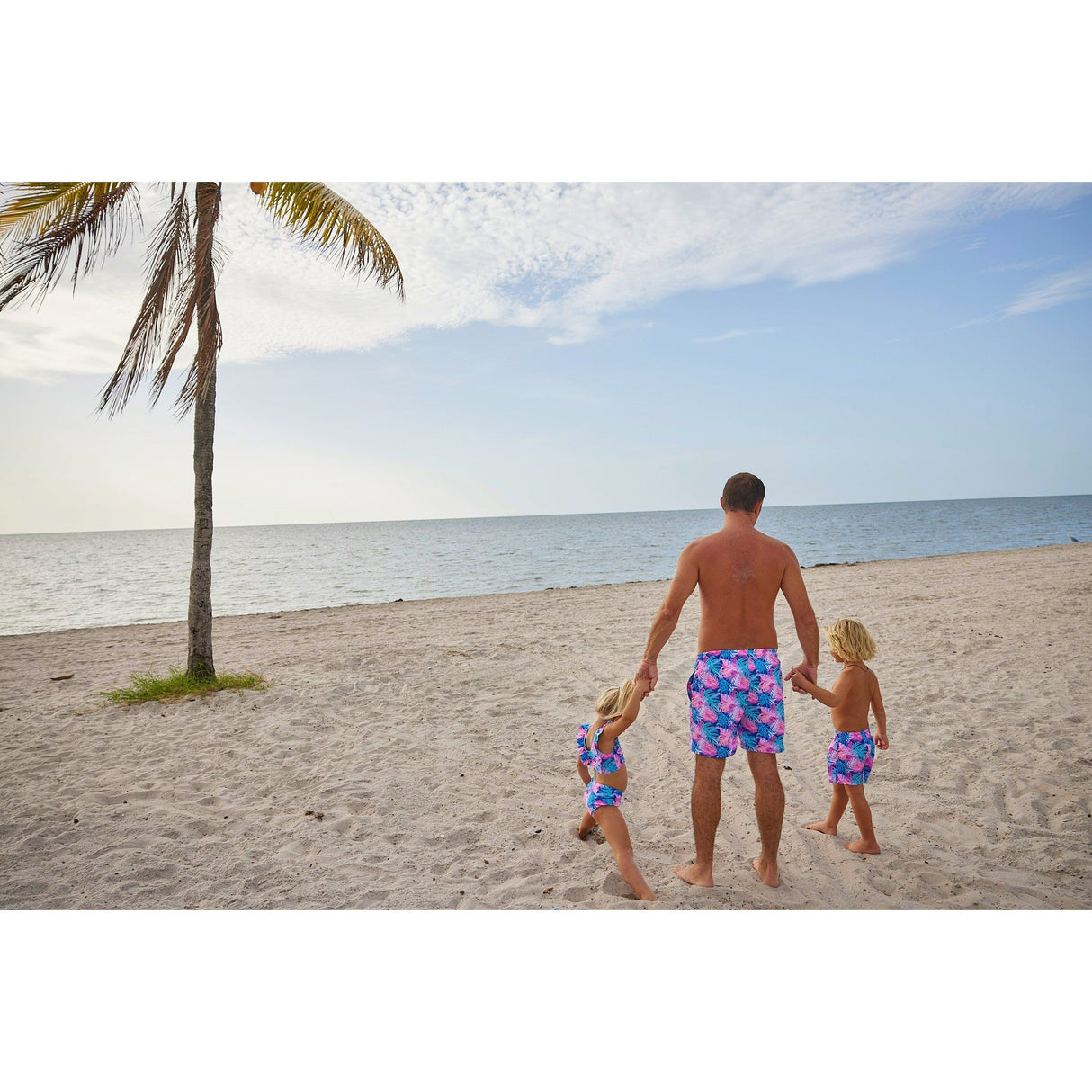 Dune Digs Men's Trunks - HoneyBug