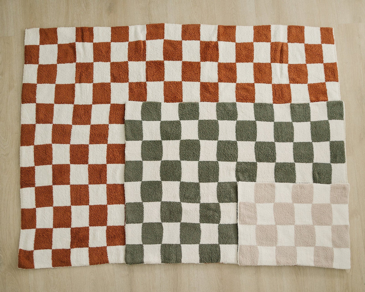 Rust Checkered Plush Blanket - HoneyBug