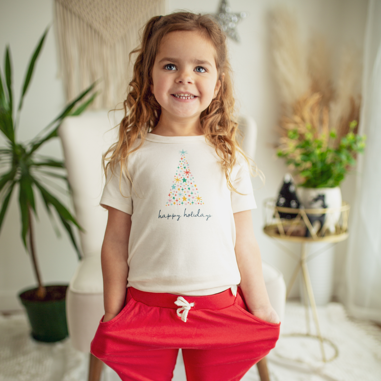 graphic tee | happy holidays tree - HoneyBug