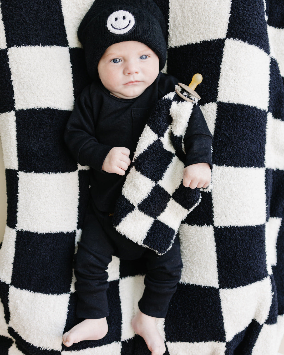 Checkered Plush Blanket | Black - HoneyBug