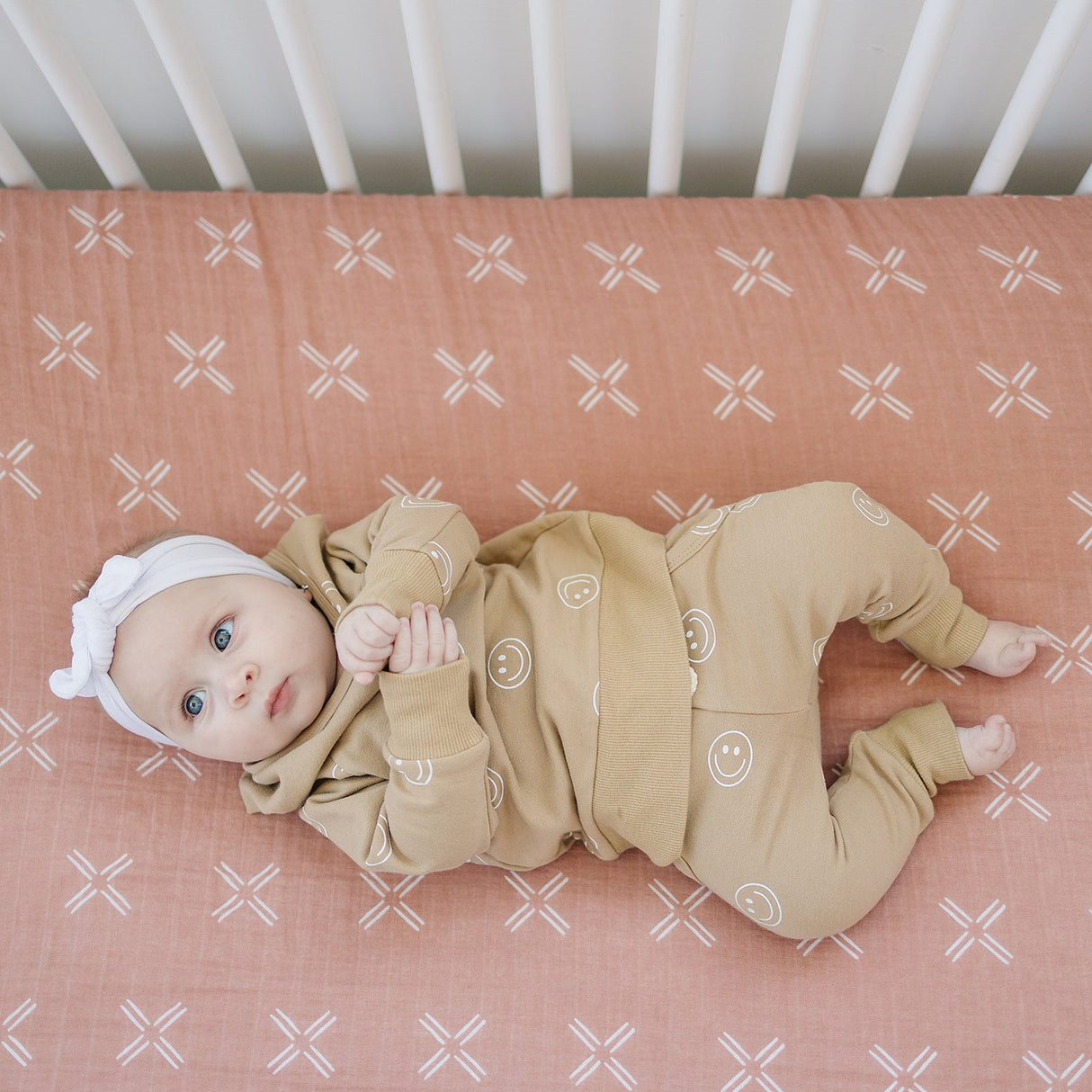 Just Peachy Muslin Crib Sheet - HoneyBug