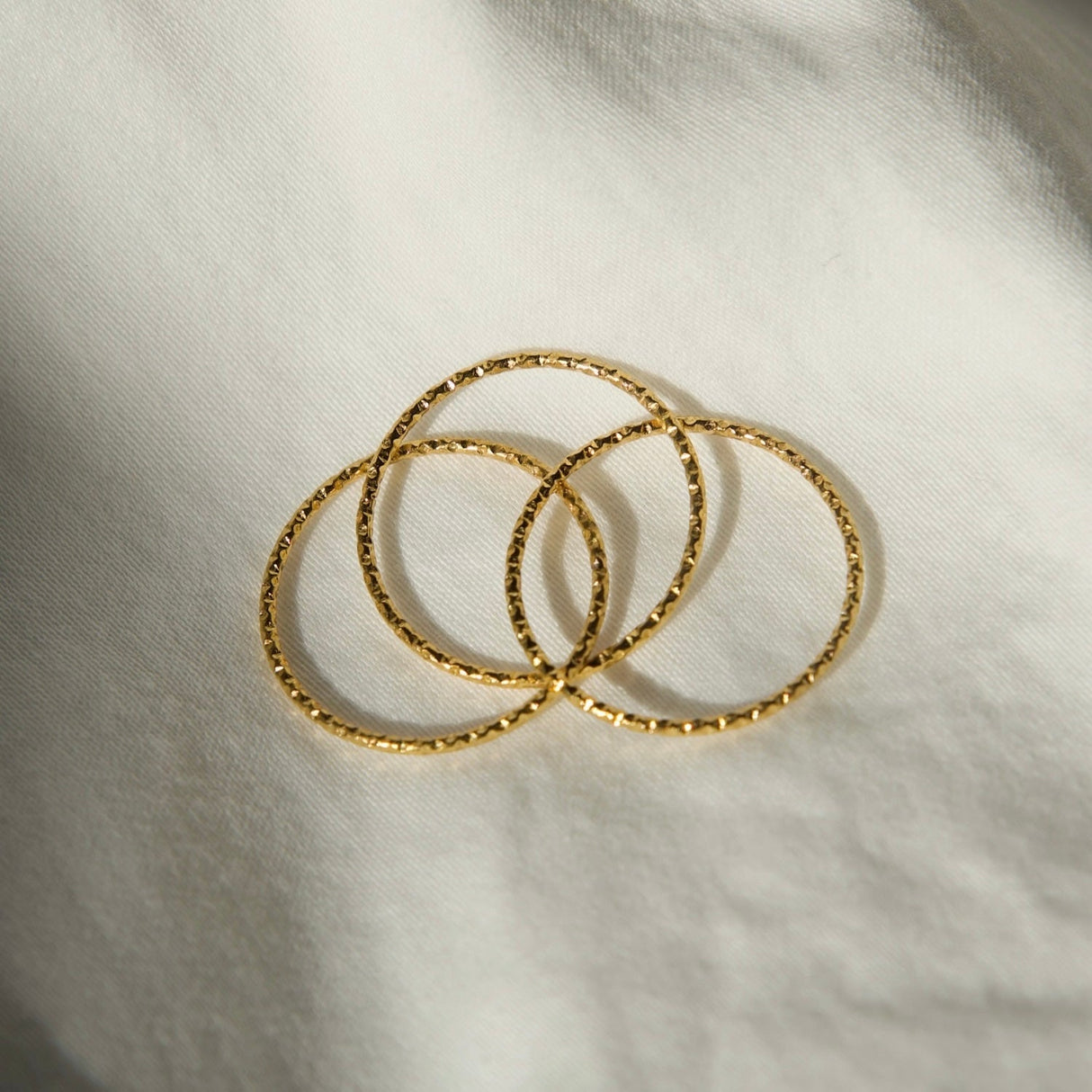 Blair Interlocking Hammered Ring - HoneyBug