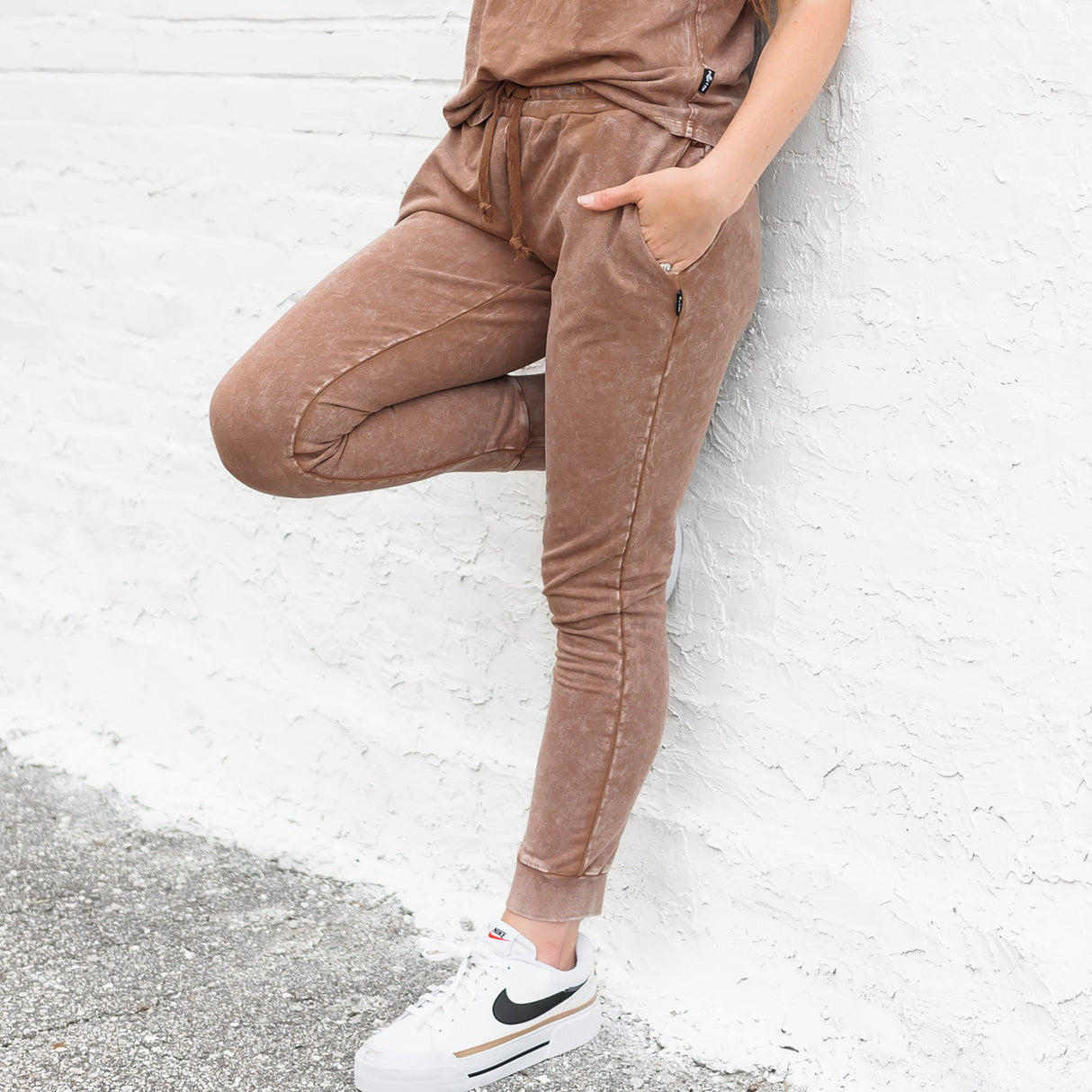 MAMA JOGGERS- Bark Snow Wash - HoneyBug