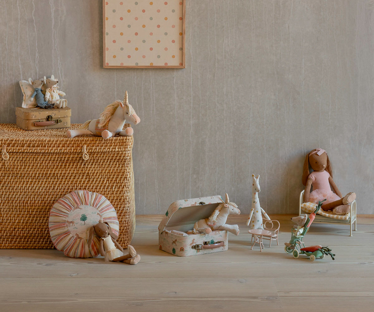 Unicorn - Medium - HoneyBug