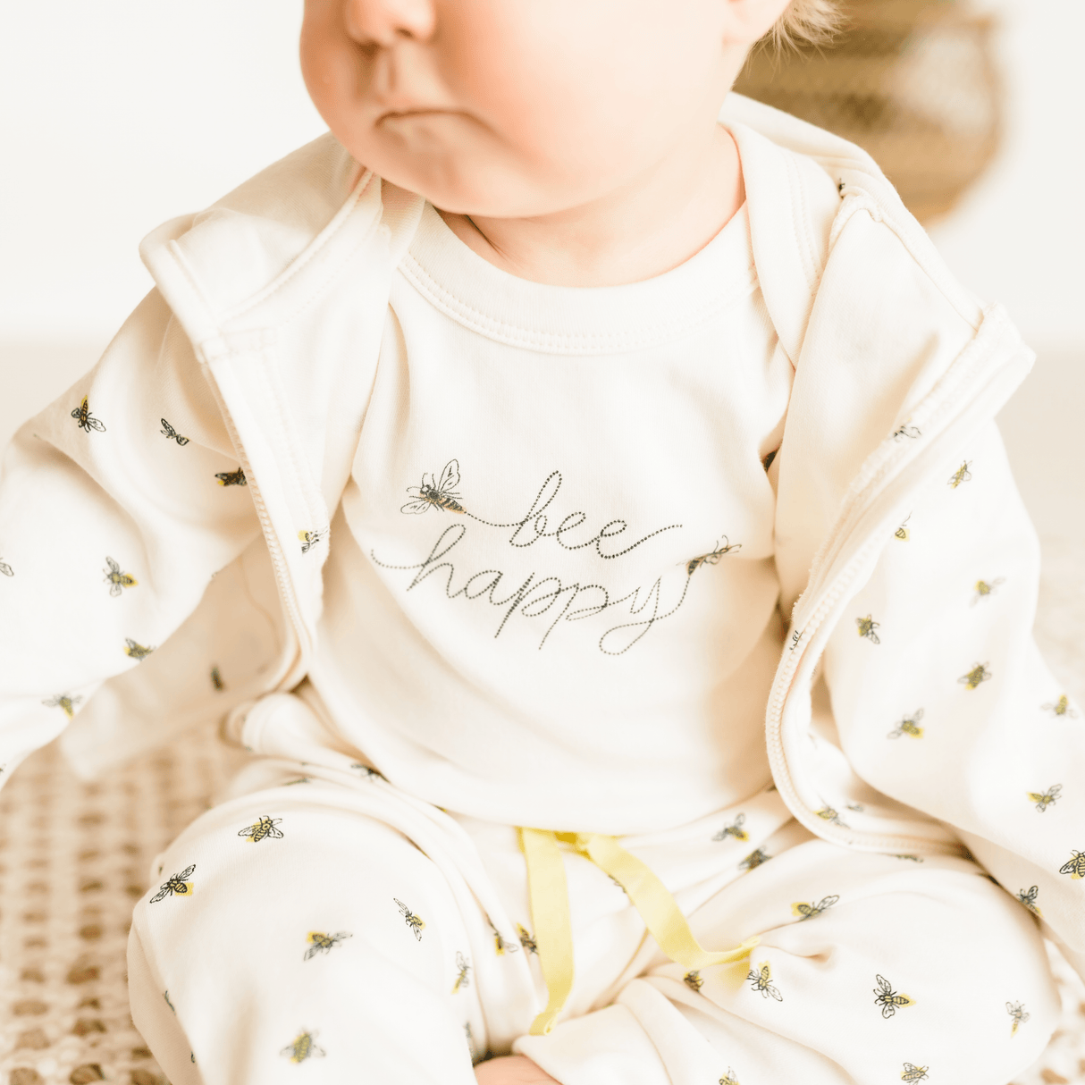 graphic bodysuit | bee happy - HoneyBug