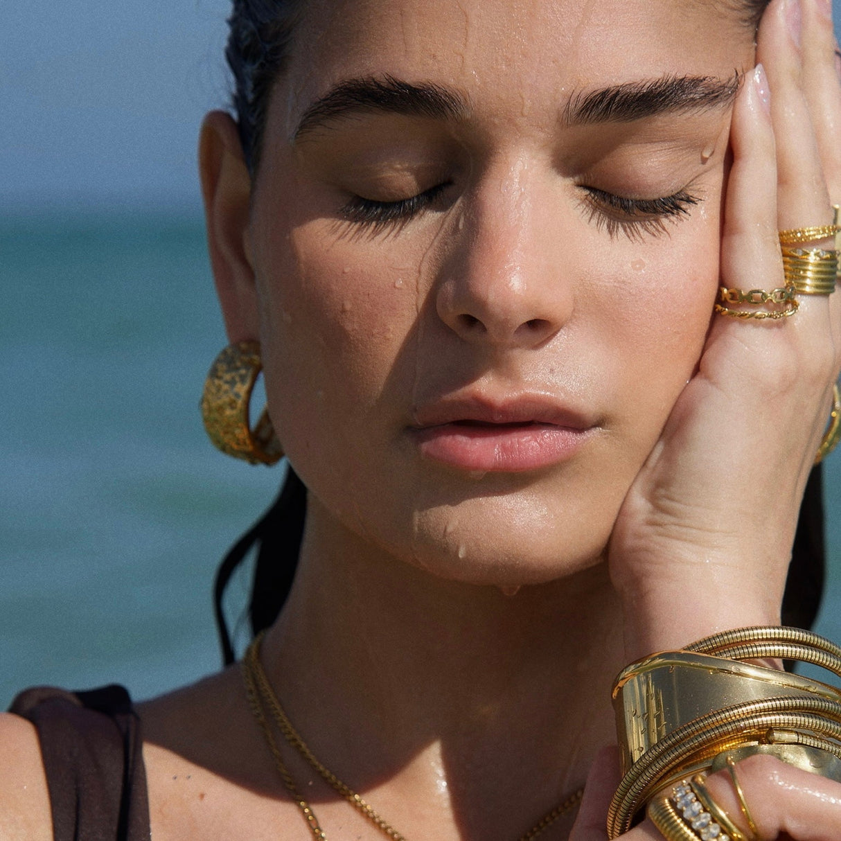 Billy Dainty Chain Ring - HoneyBug