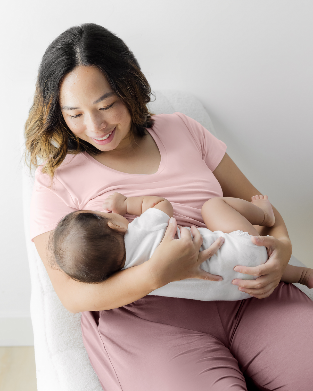 Everyday Maternity & Nursing T-shirt | Dusty Pink - HoneyBug