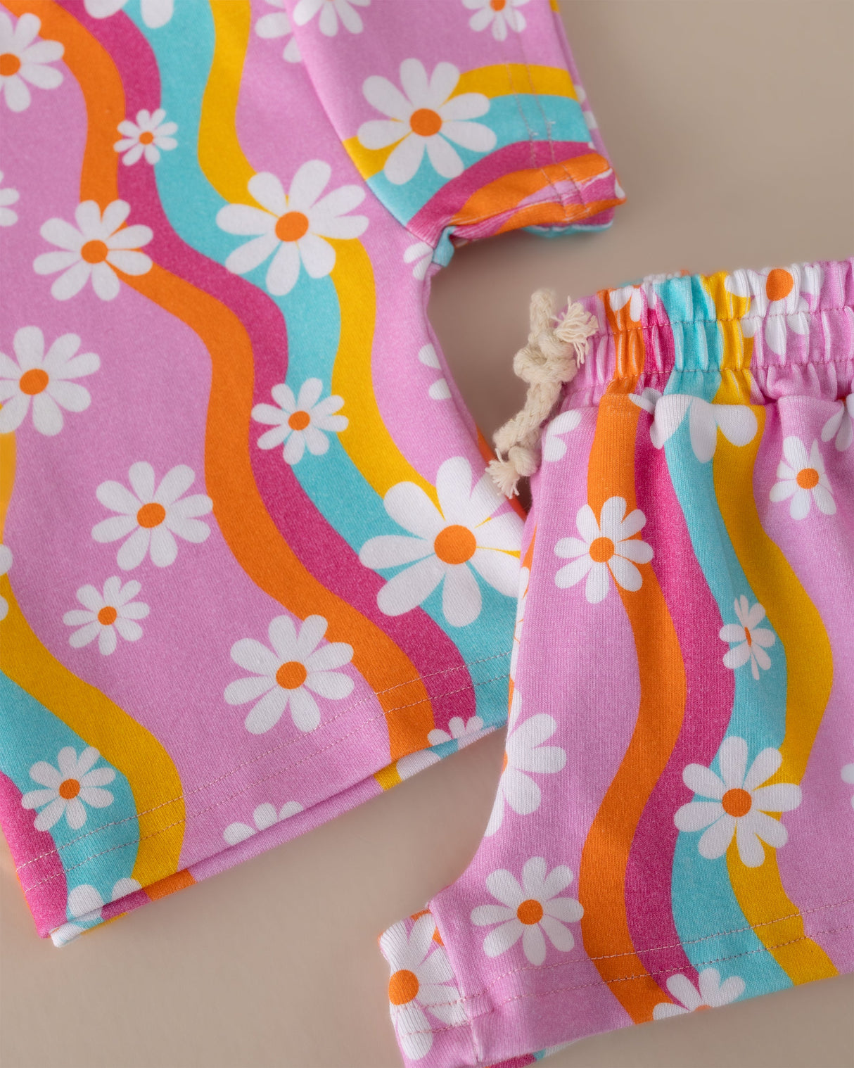 Shorts Set | Groovy Daisy - HoneyBug