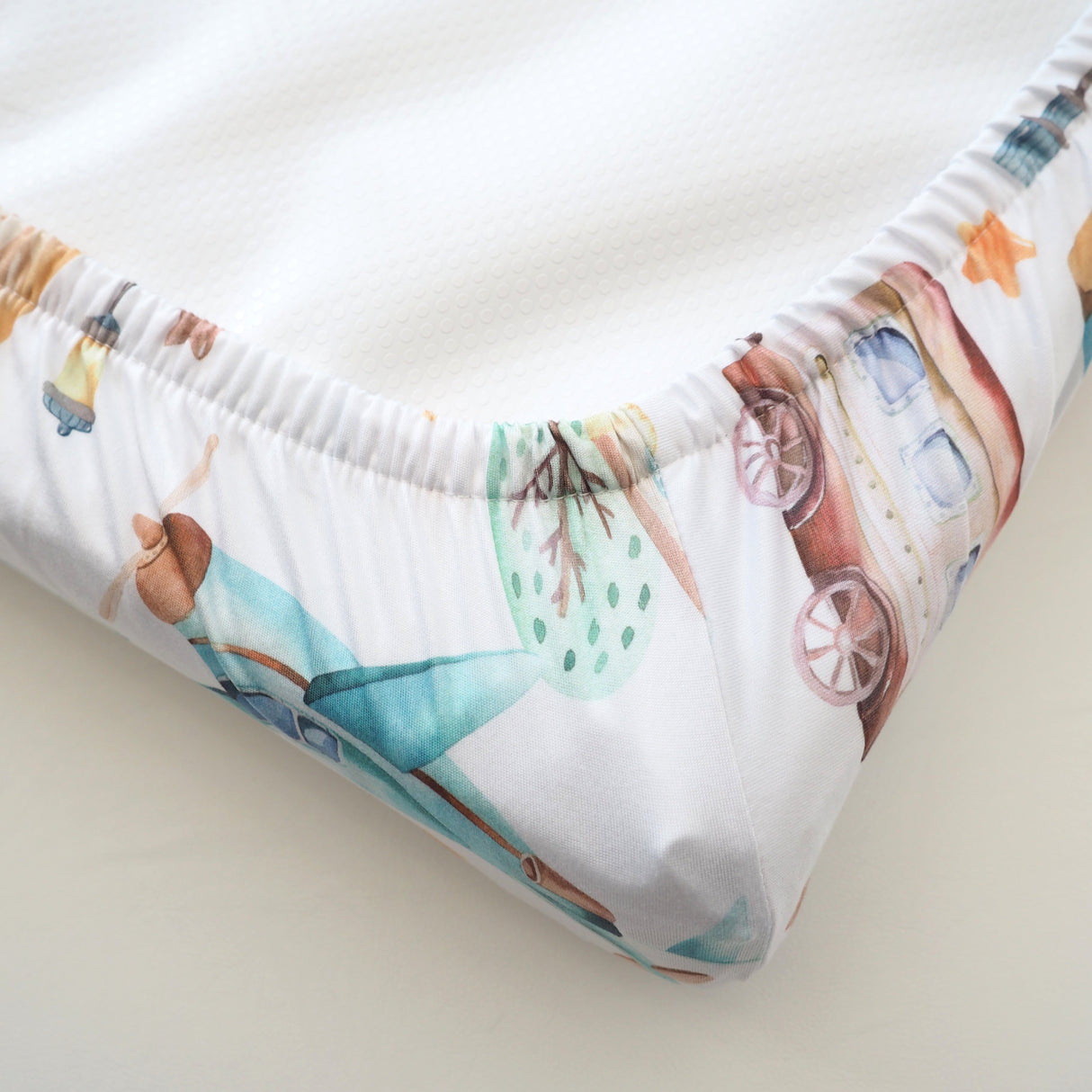 Changing Pad Cover - Airplane & Train - HoneyBug