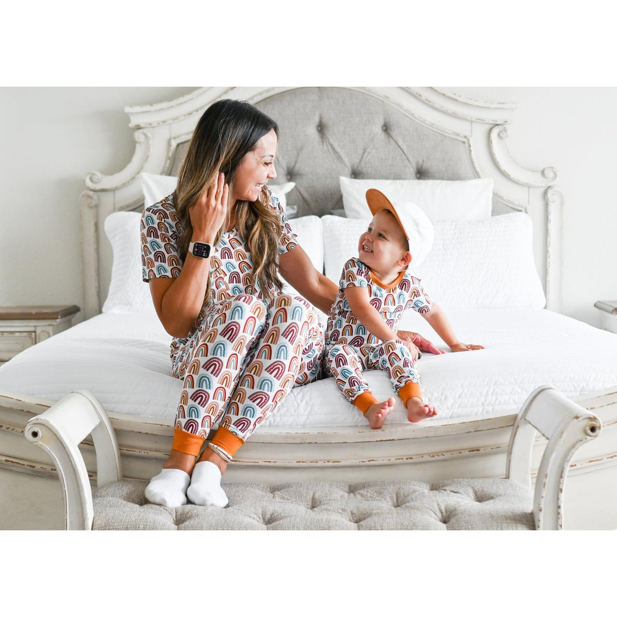 MAMA V-NECK- Neutral Rainbow - HoneyBug