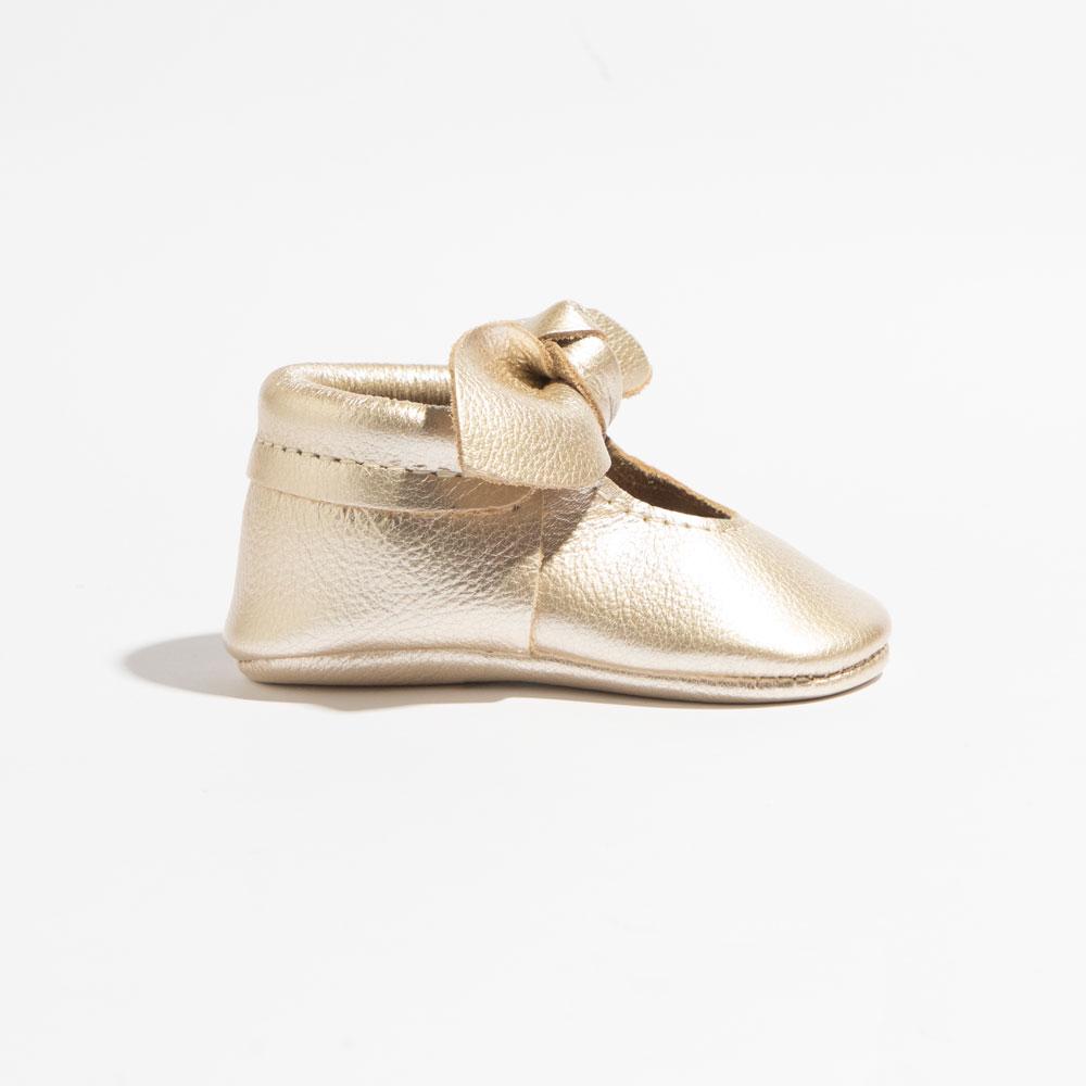 Platinum Knotted Bow Baby Shoe - HoneyBug