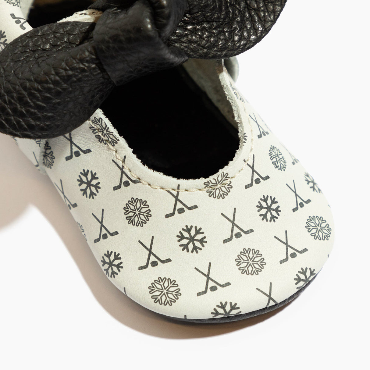 Power Play Knotted Bow Baby Shoe - HoneyBug