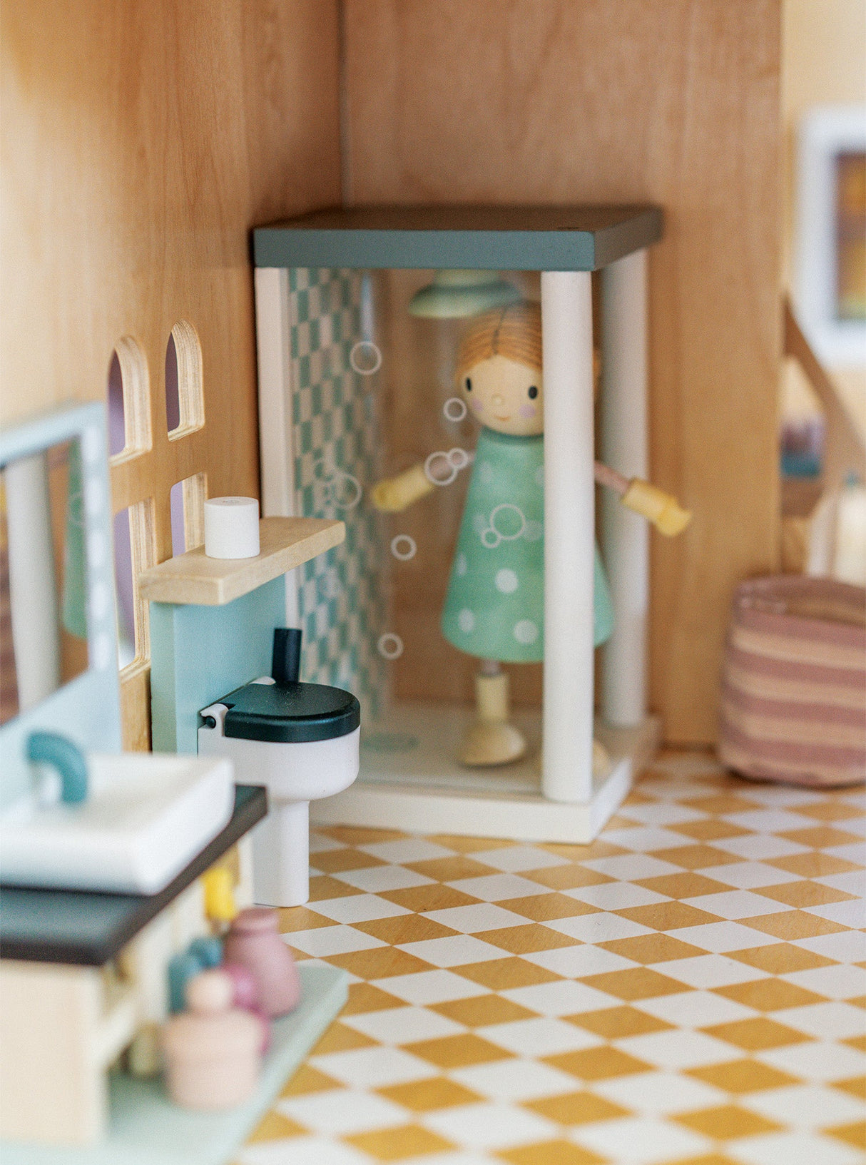 Dolls House Bathroom Furniture - HoneyBug