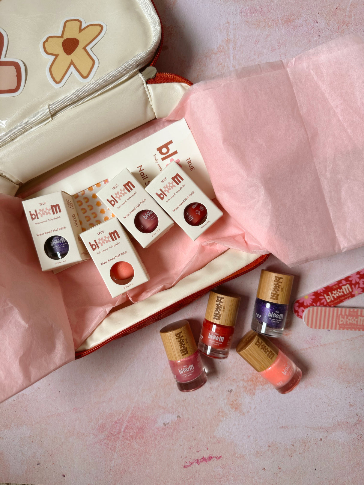 Bloom Nail Kit - HoneyBug