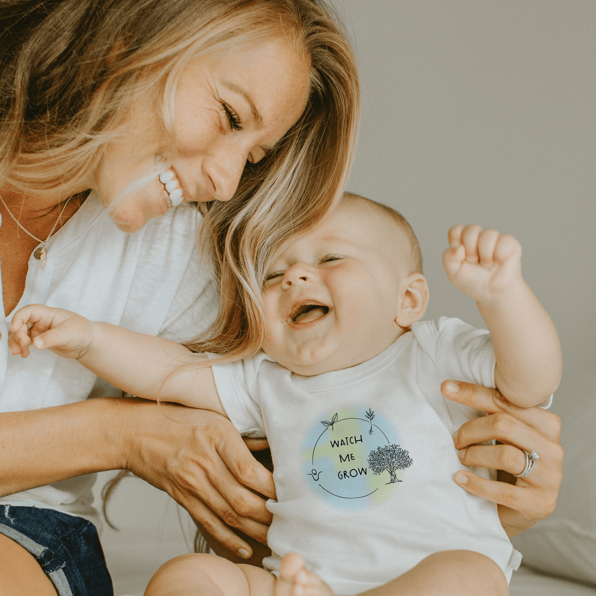 graphic bodysuit | watch me grow - HoneyBug