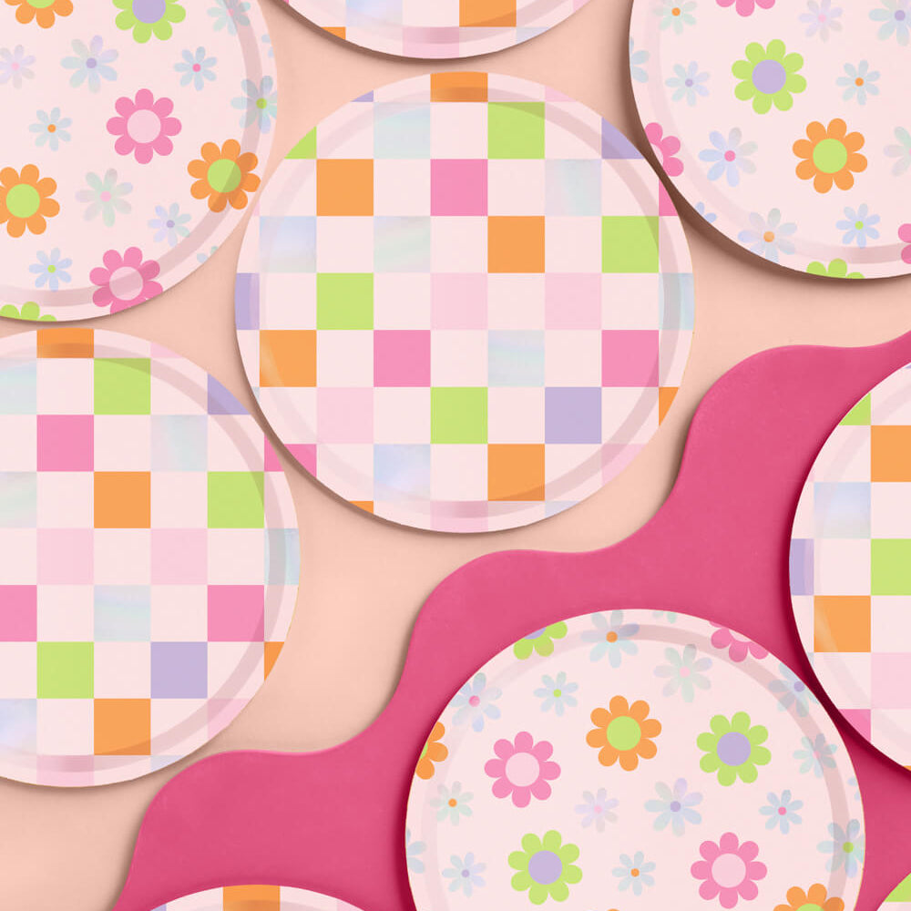 Groovy Girl Plates - 25 Foil Paper Plates