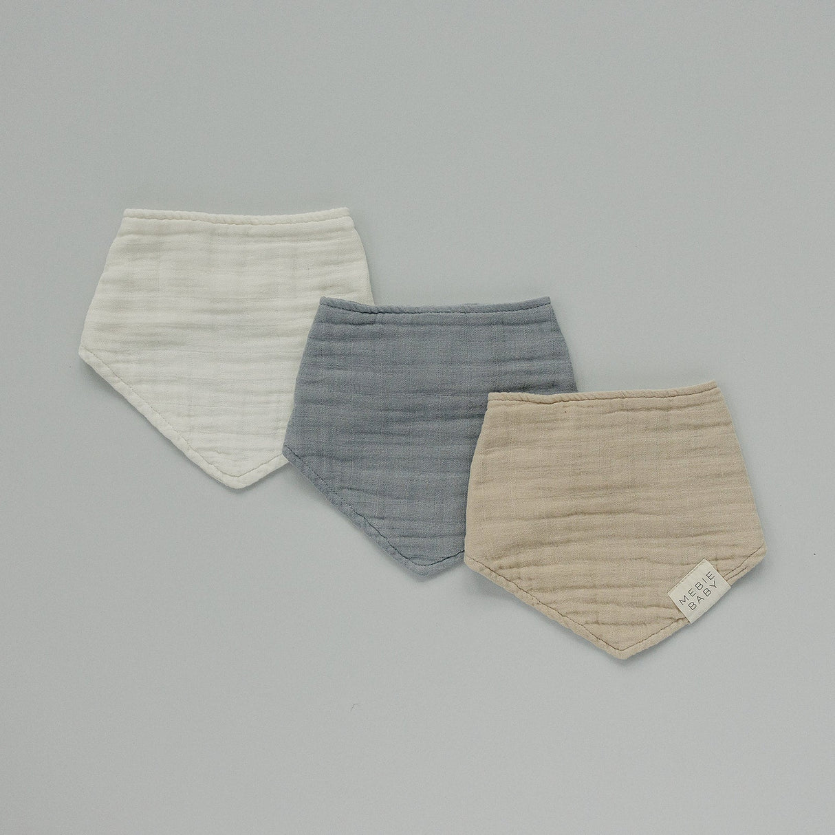 Oatmeal Muslin Bib - HoneyBug