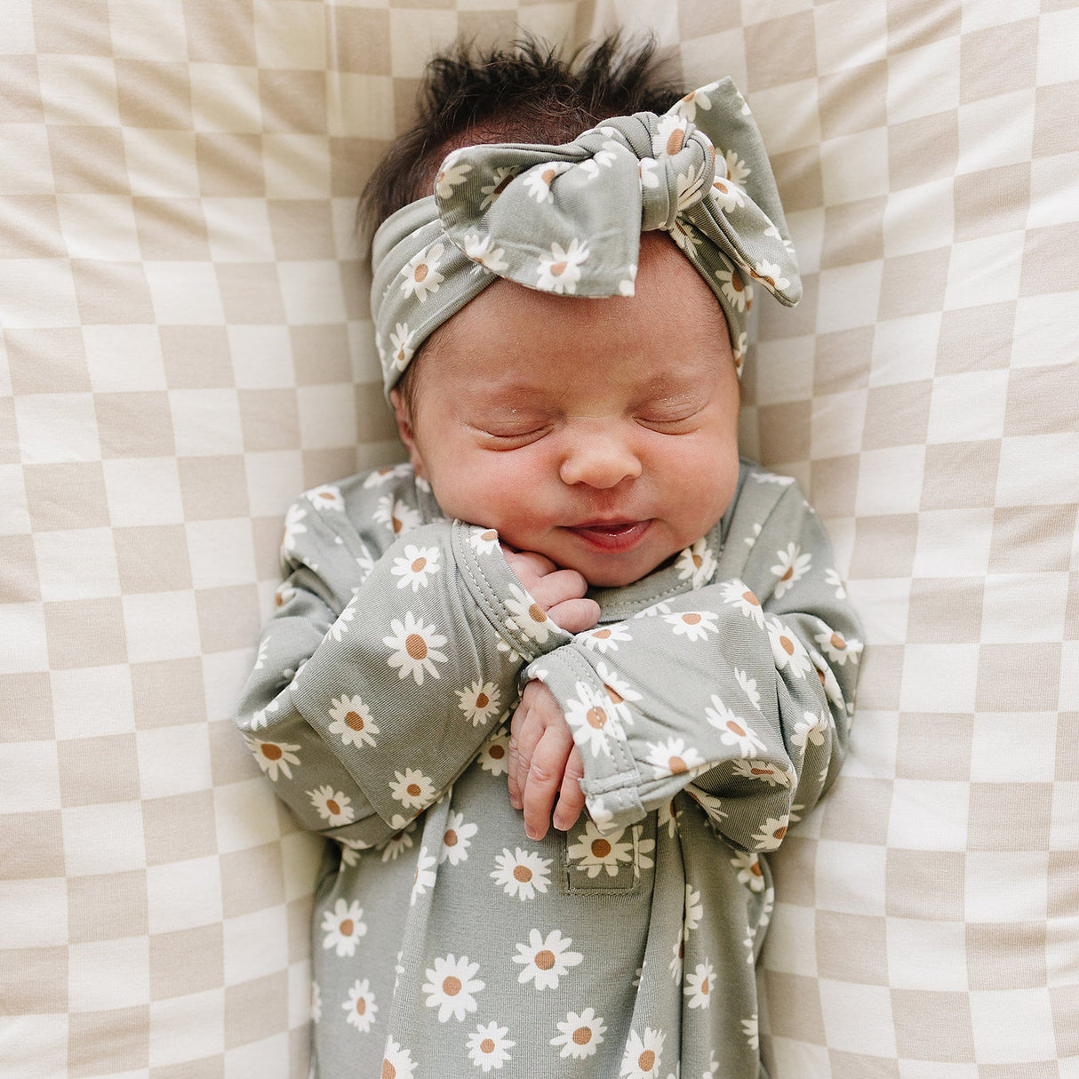 Light Green Daisy Bamboo Knot Gown - HoneyBug