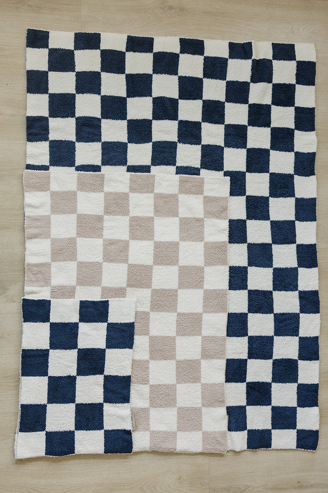 Navy Checkered Plush Blanket - HoneyBug