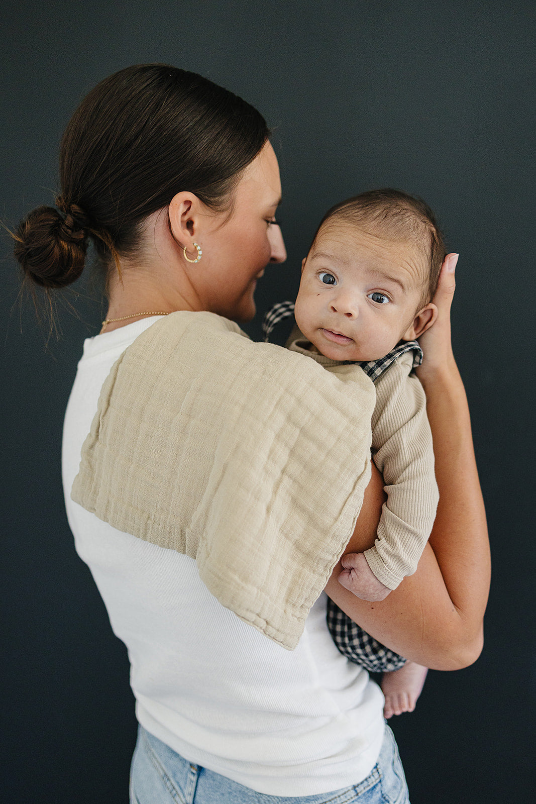 Oatmeal Muslin Burp Cloth - HoneyBug