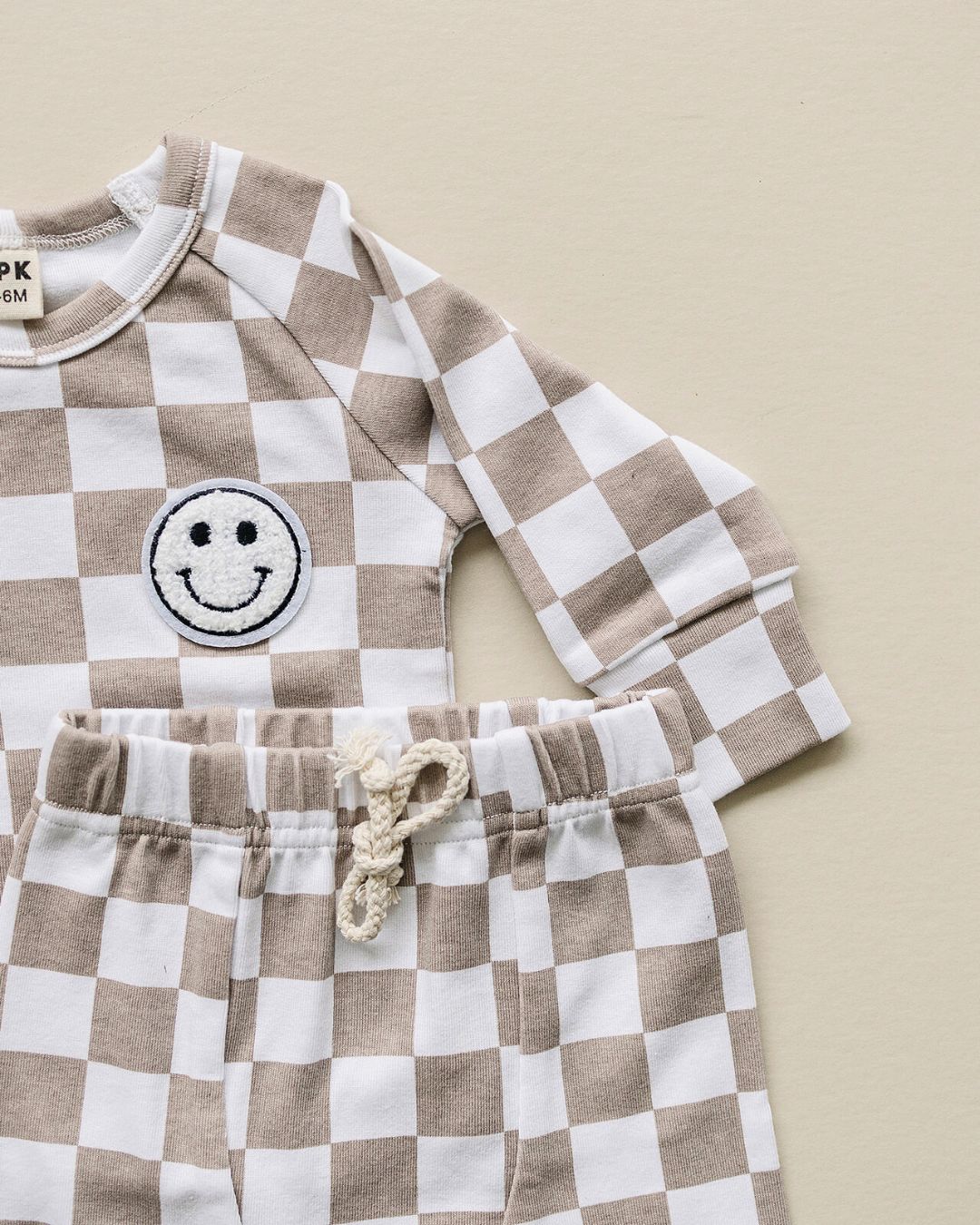 Checkered Smiley Lounge Set | Latte - HoneyBug