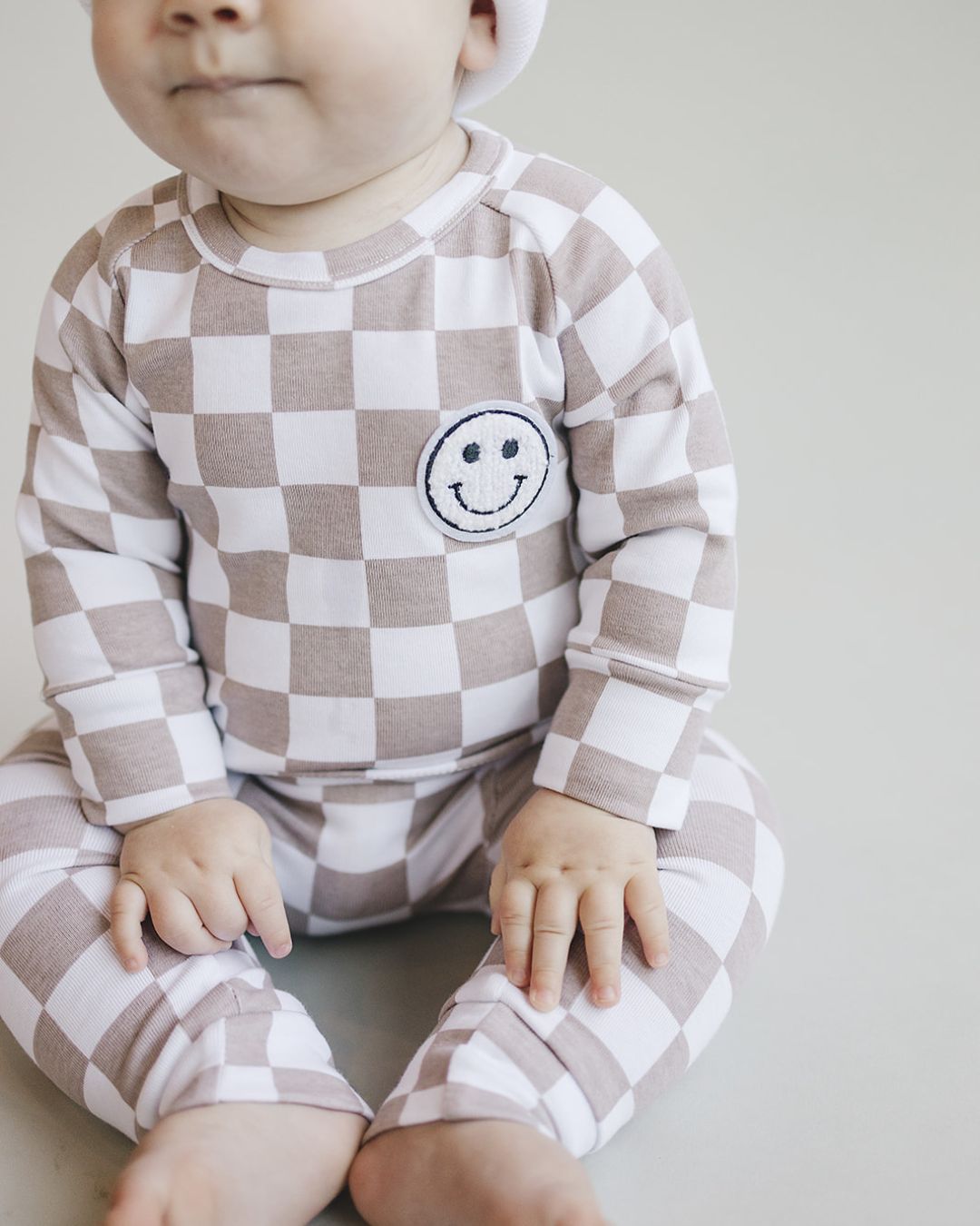 Checkered Smiley Lounge Set | Latte - HoneyBug