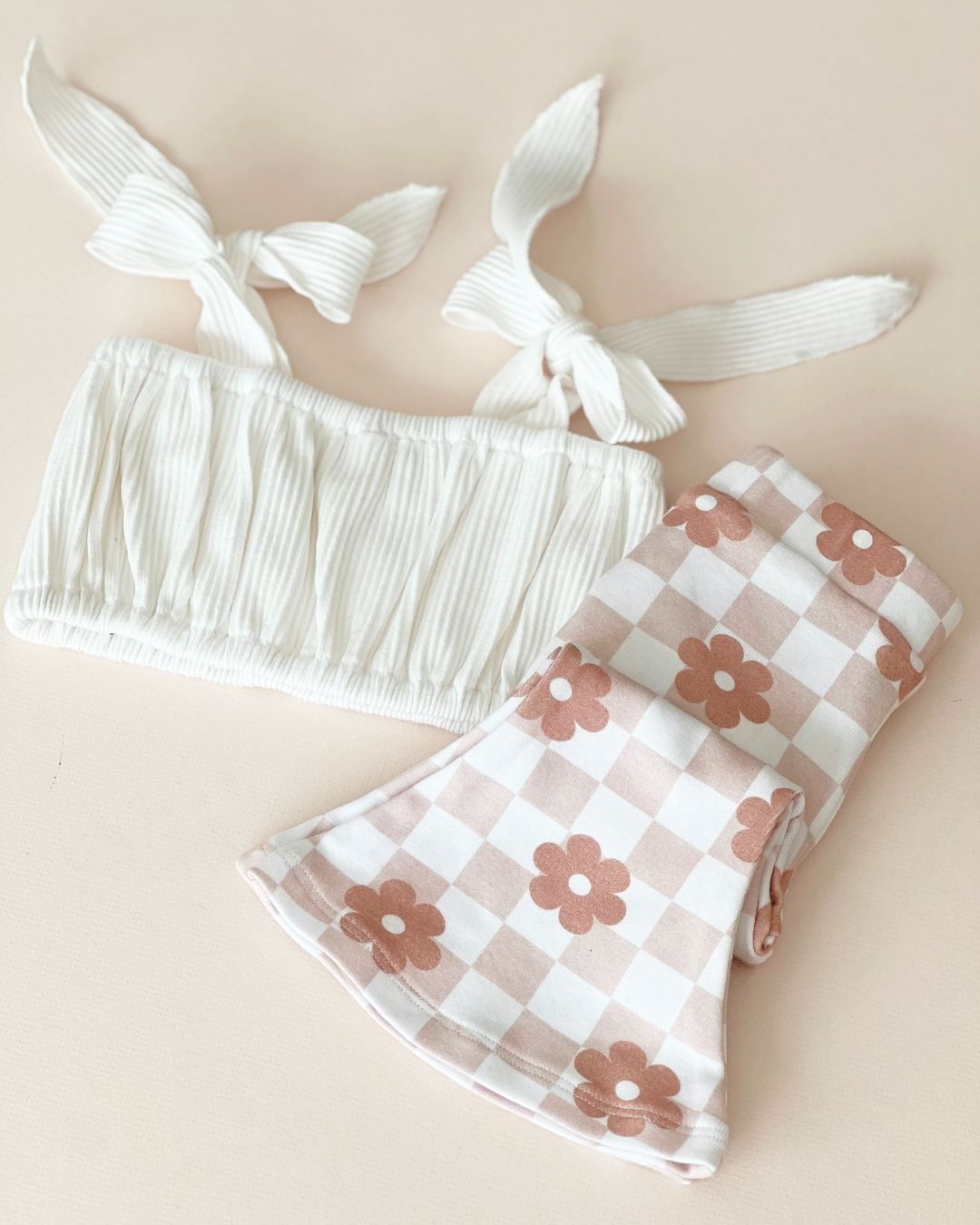 Flare Set | Latte Daisy - HoneyBug
