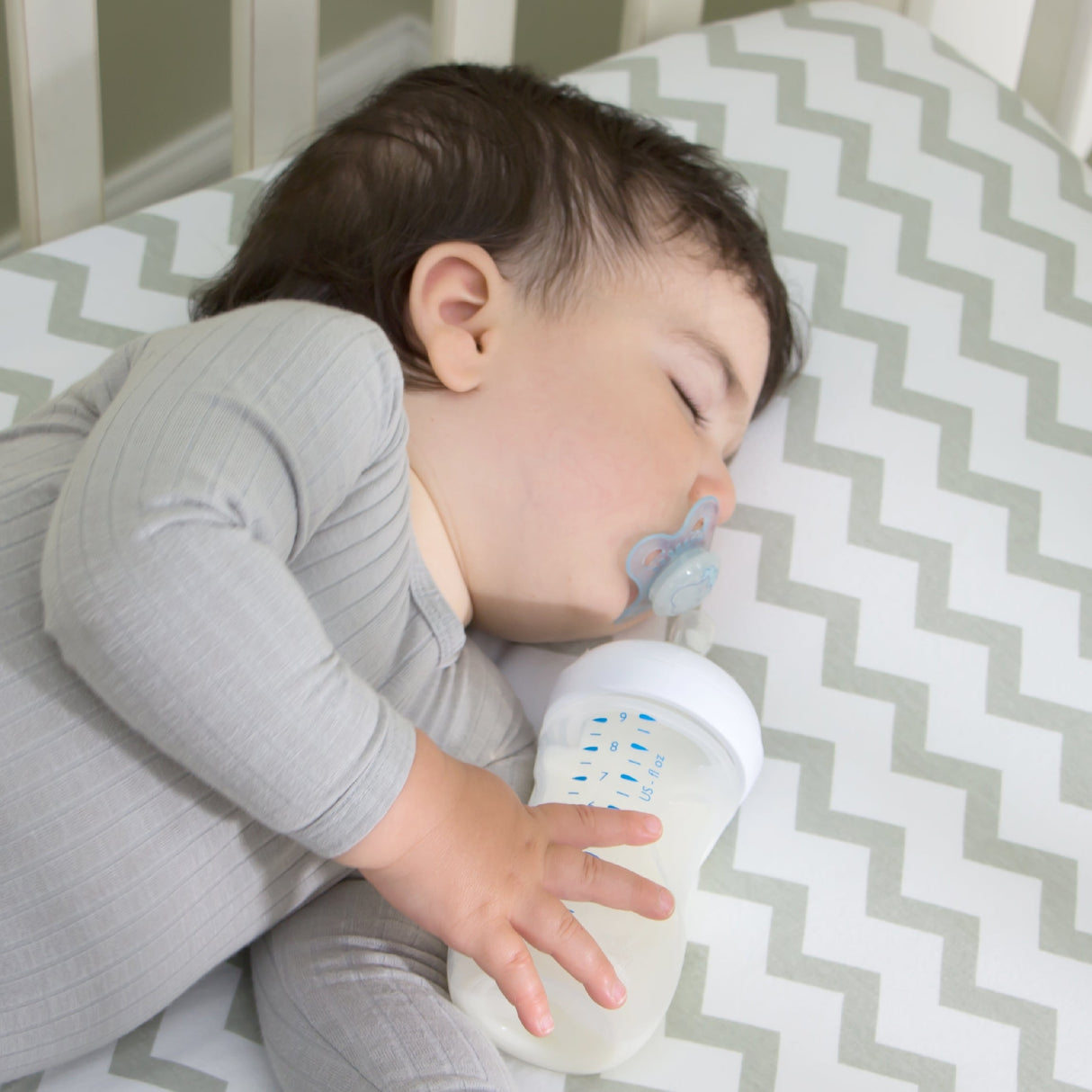 Waterproof Crib Sheet Set - Grey Chevron & Polka Dot - HoneyBug
