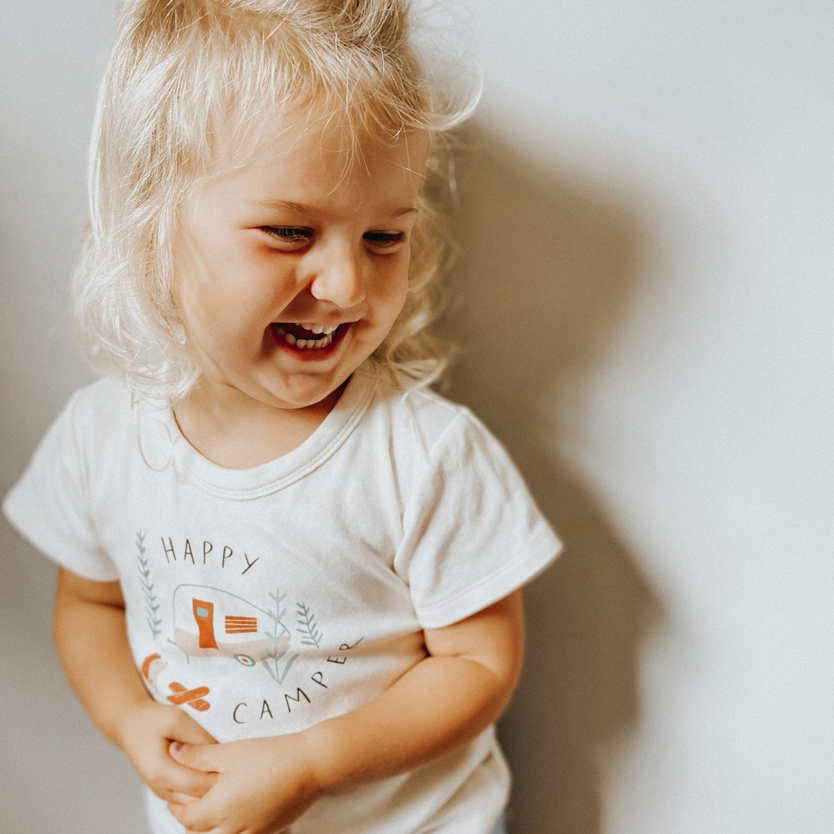 graphic tee | happy camper - HoneyBug