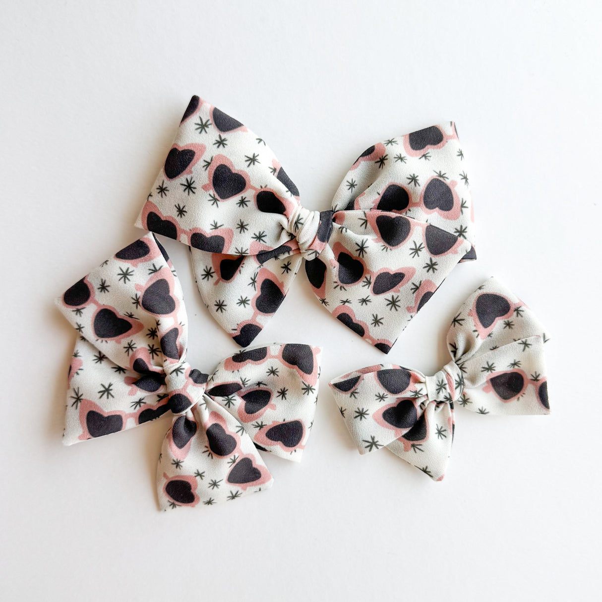 Heart Sunnies Pinwheel Bow - HoneyBug