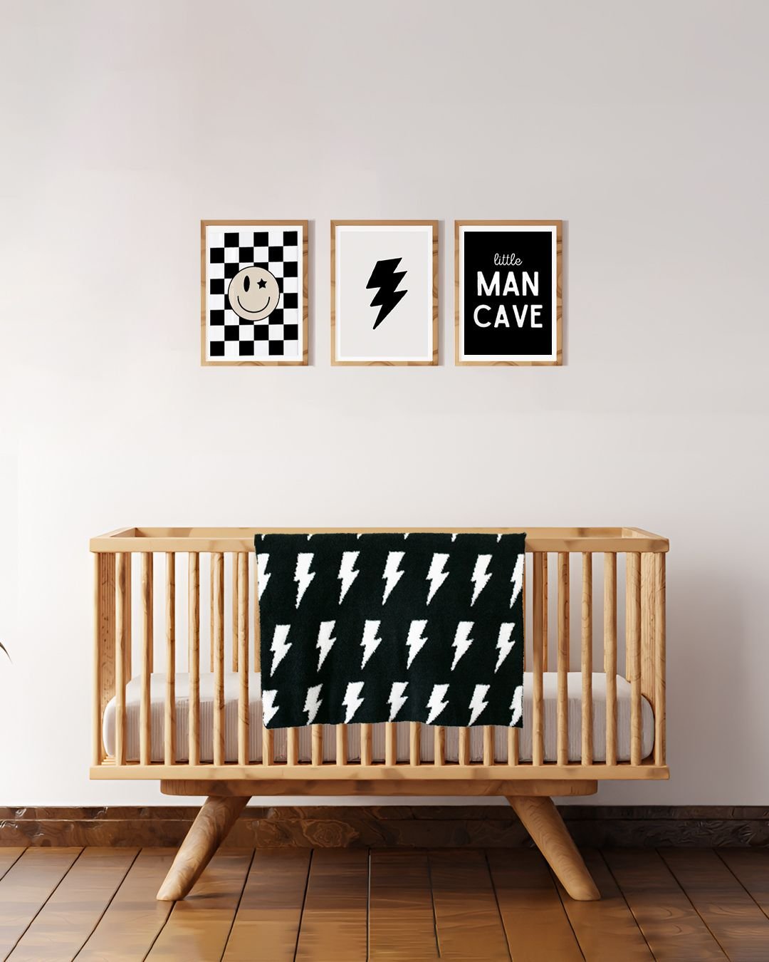Lightning Bolt Fuzzy Blanket | Black - HoneyBug