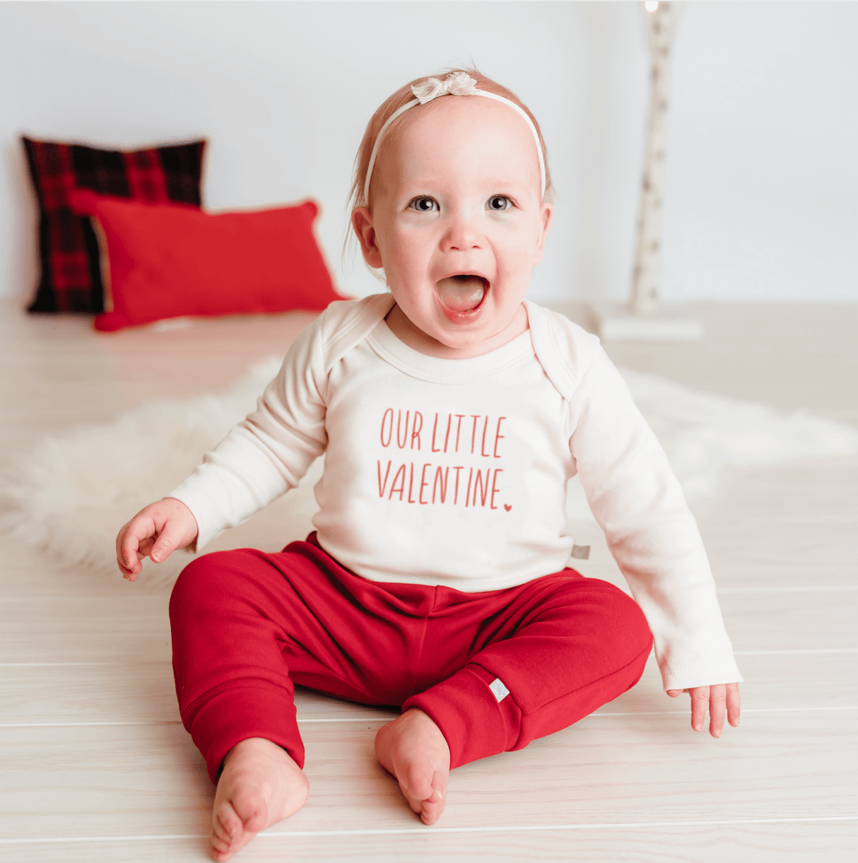 long sleeve graphic bodysuit | little valentine - HoneyBug