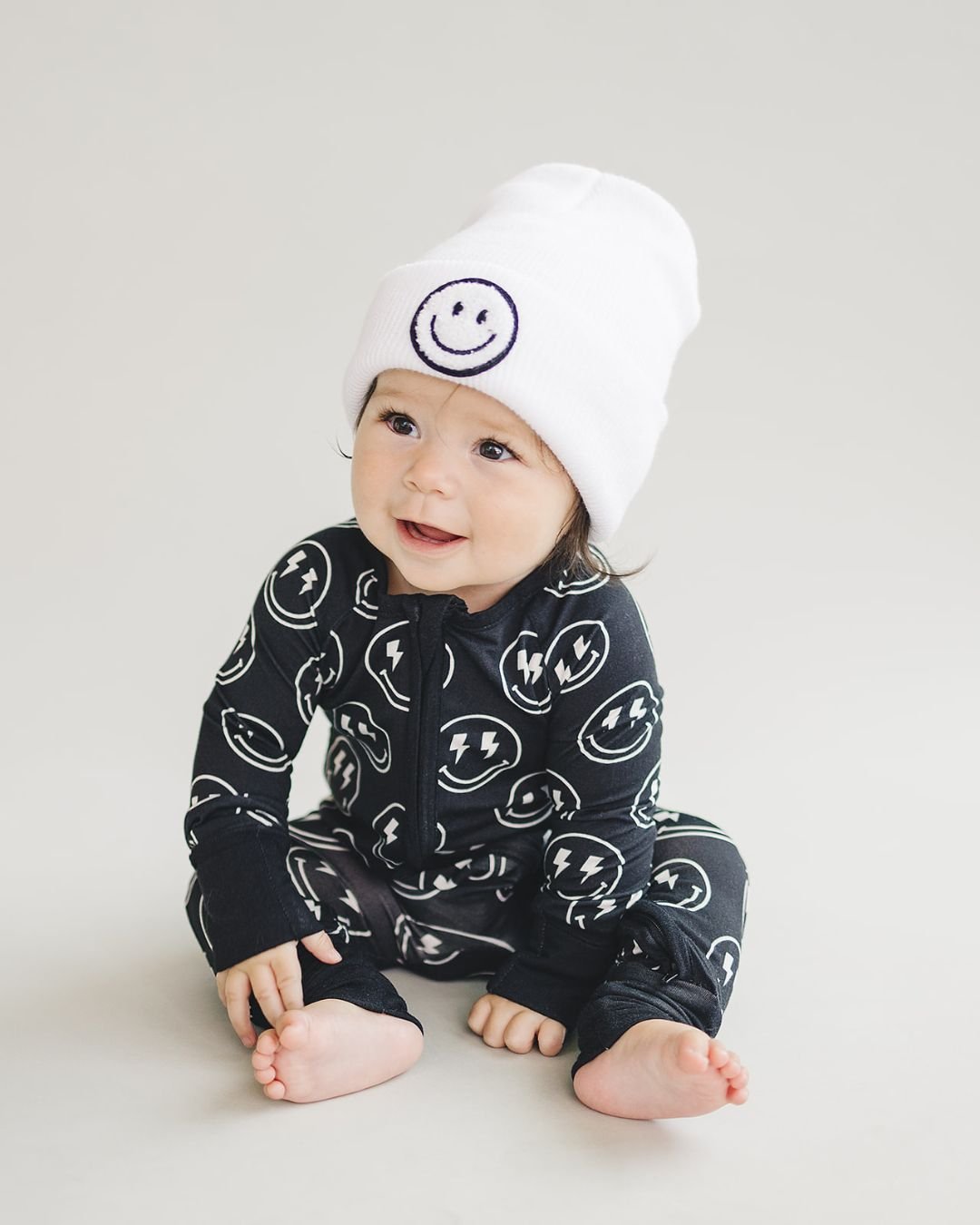 Smiley Beanie | White - HoneyBug