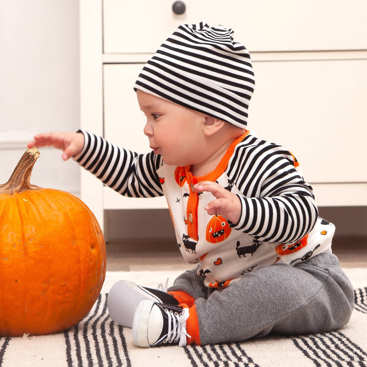 Playful Pumpkins Tee & Pants - HoneyBug