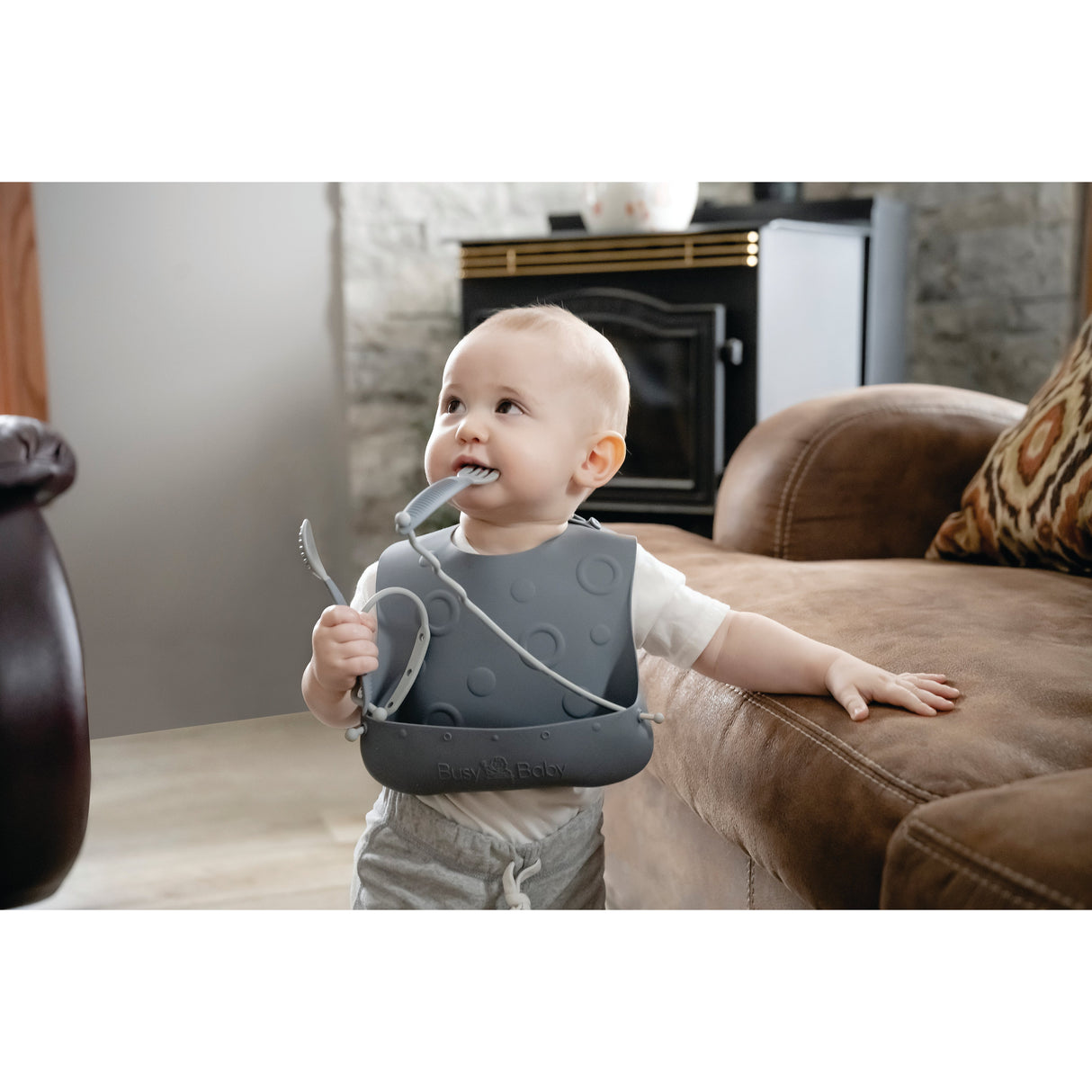 Busy Baby Bungee Bib & Utensil Set - HoneyBug