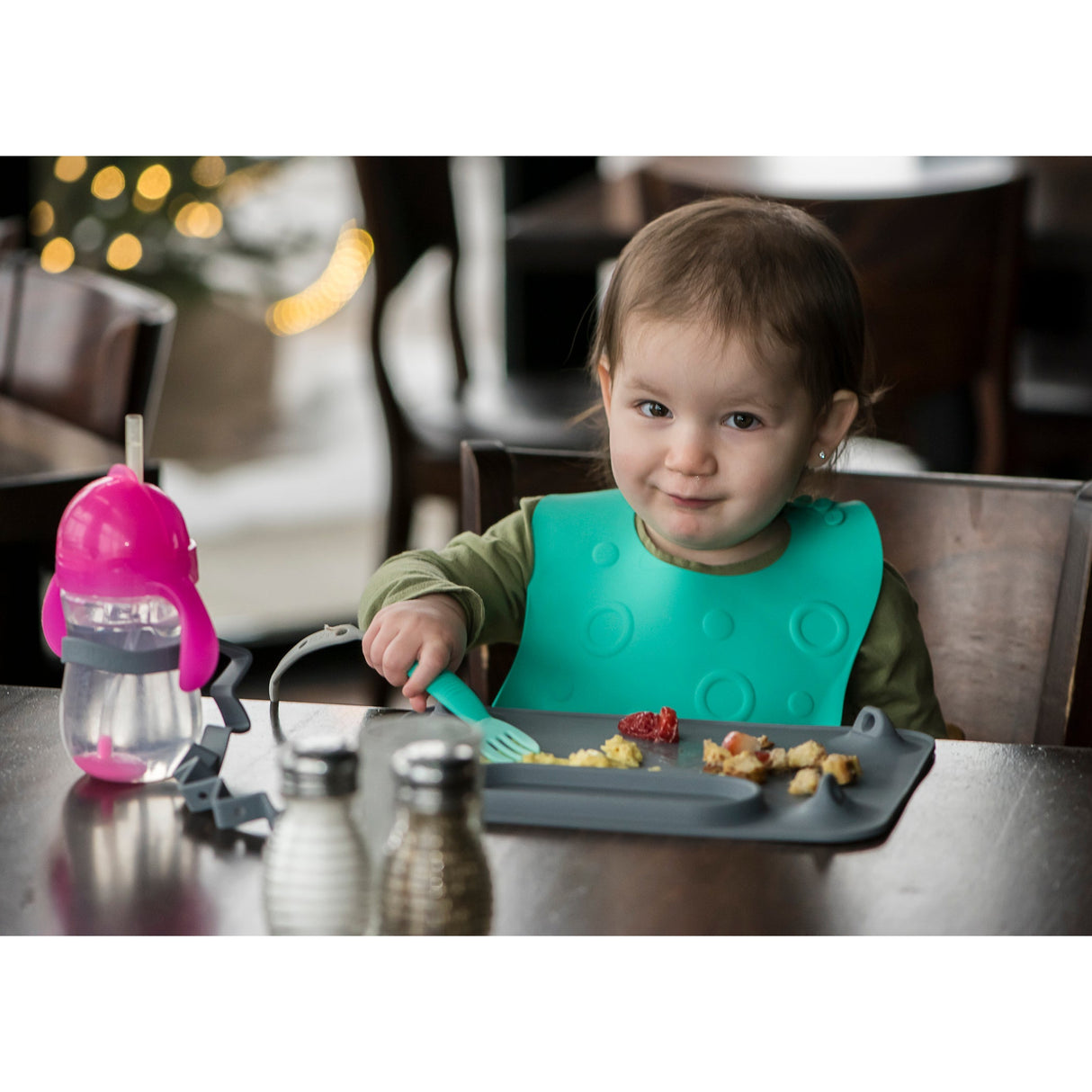Busy Baby Bungee Bib & Utensil Set - HoneyBug