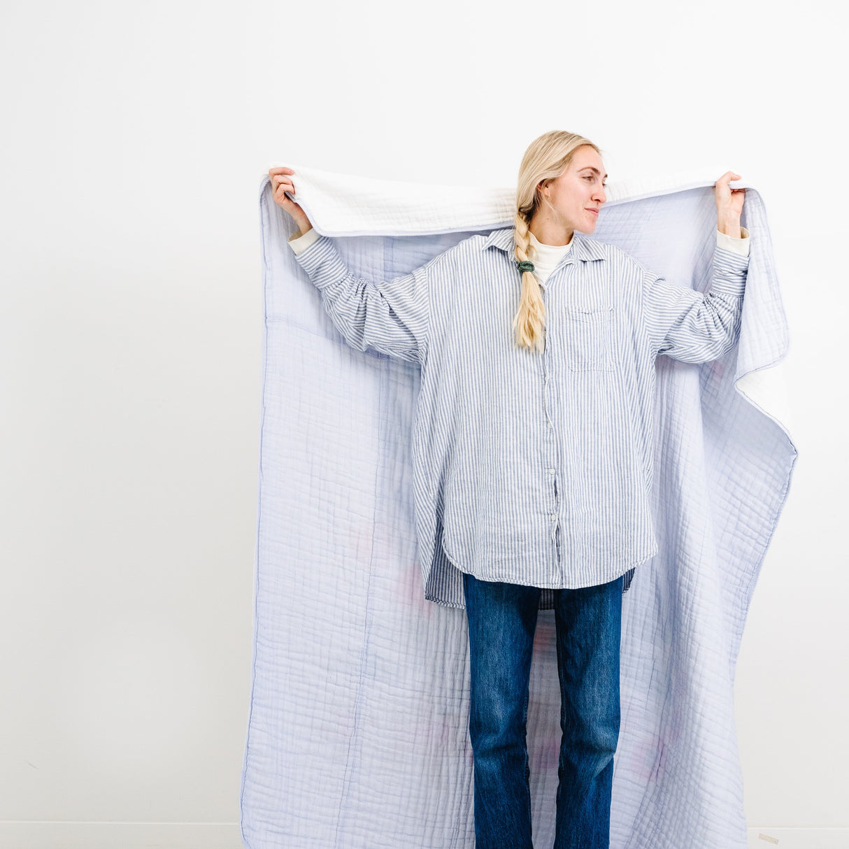 Cottage Garden Throw Blanket - HoneyBug