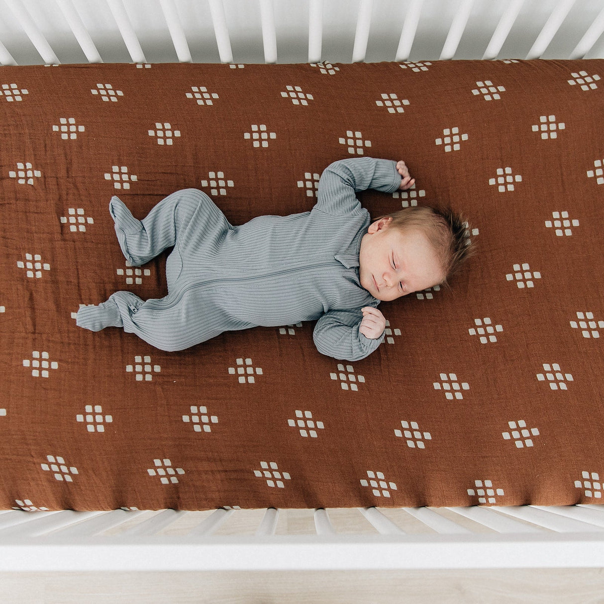Chestnut Textiles Muslin Crib Sheet - HoneyBug 