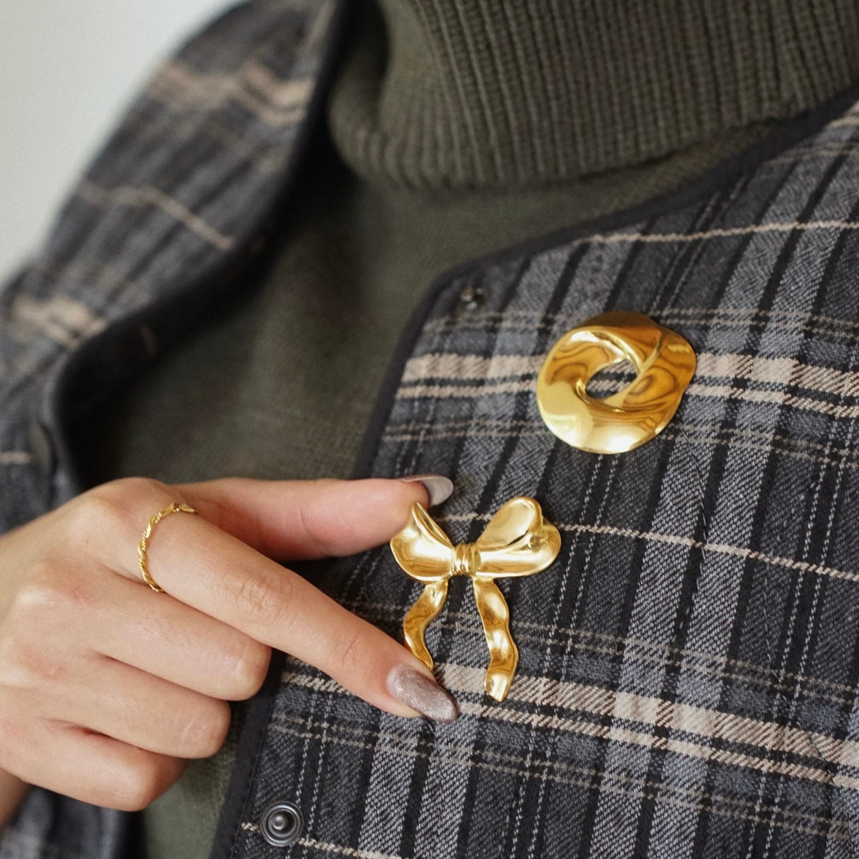 Belle Bow Brooch - HoneyBug 