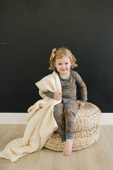 Cream Lace Muslin Quilt - HoneyBug 