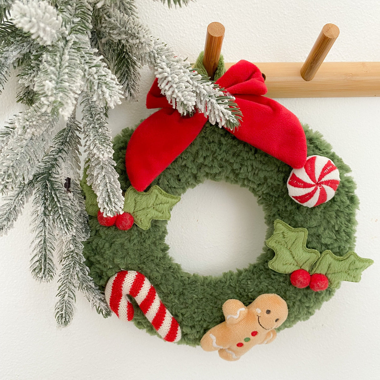 Festive Wreath - Green - HoneyBug 