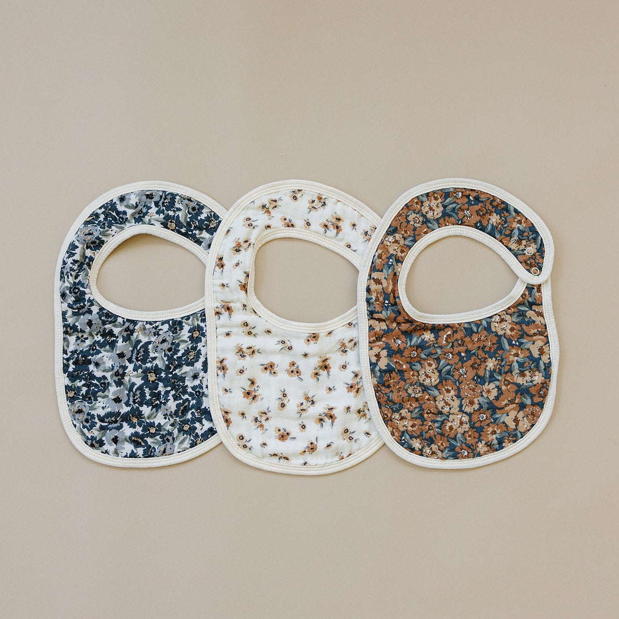 Autumn Bloom Classic Muslin Bib - HoneyBug 