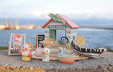 Sandy's Beach Hut - HoneyBug 