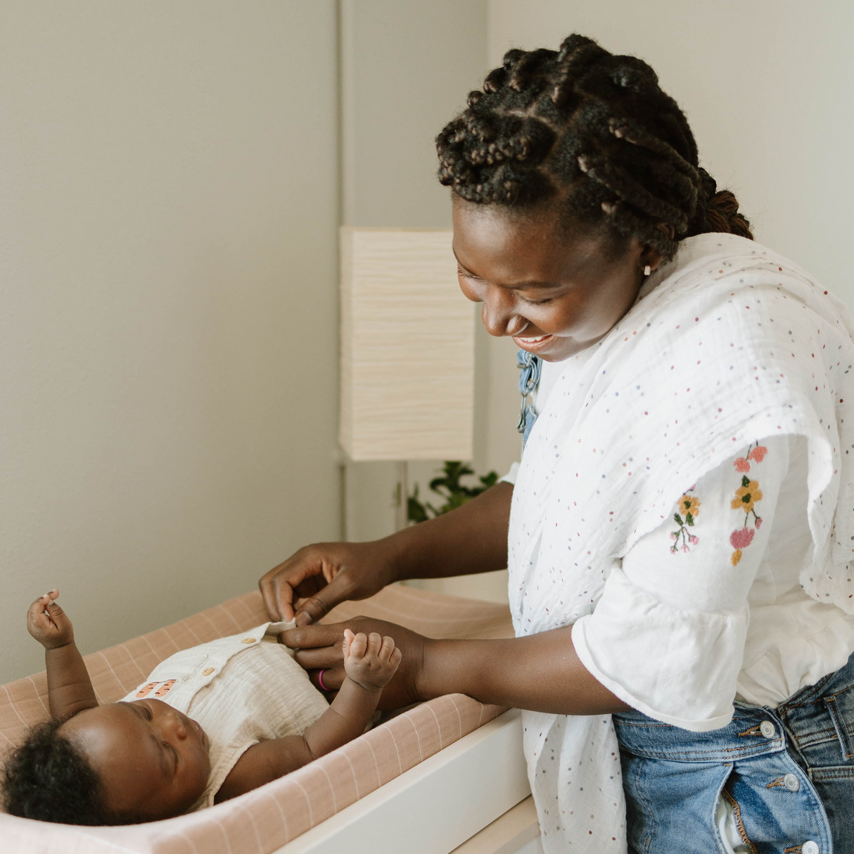 Cotton Muslin Swaddle Blanket - Dots - HoneyBug 