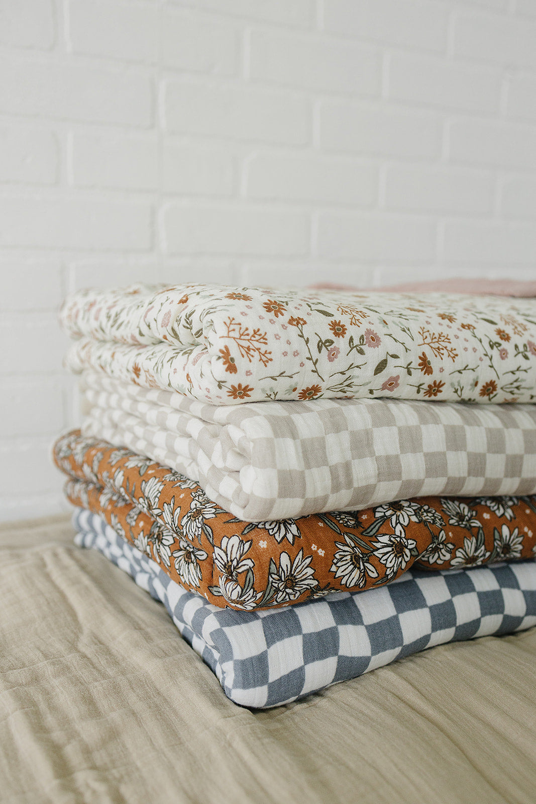 Taupe Checkered Twin Muslin Quilt - HoneyBug 