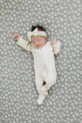 Light Green Daisy Bamboo Stretch Crib Sheet - HoneyBug 